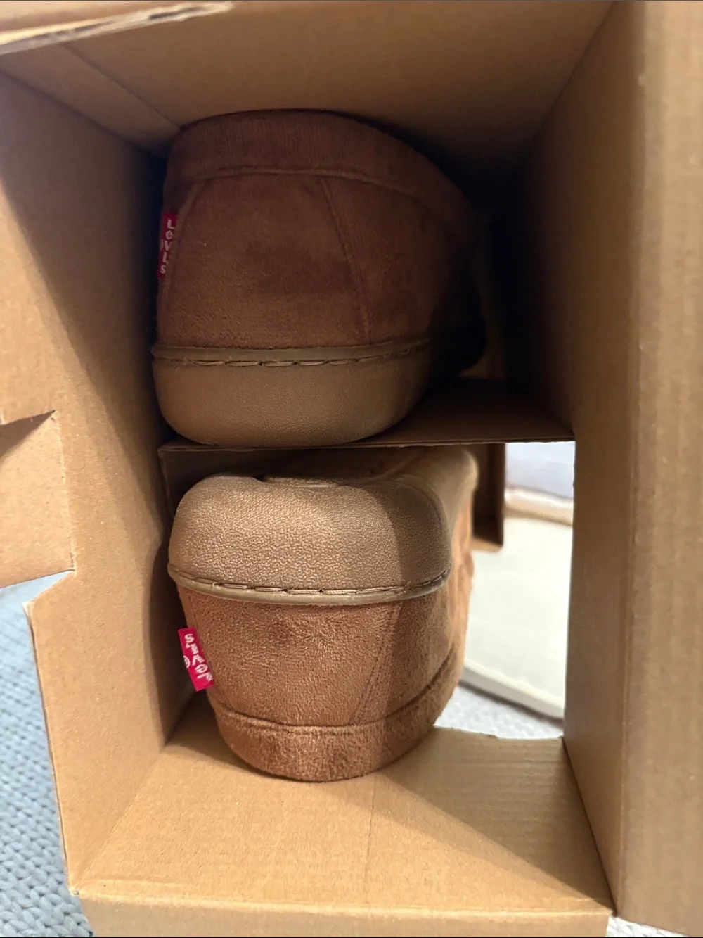 NIB Levi’s Memory Foam Unisex Slippers Size Medium 8-9